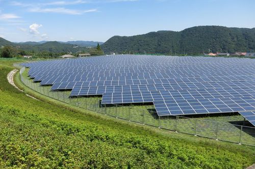 写真：愛川太陽光発電所