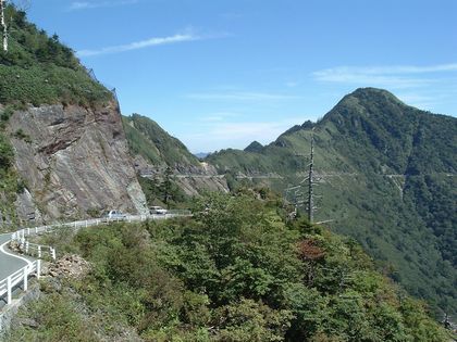 写真：瓶ヶ森林道最高地点から西黒森